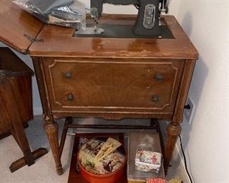 White Sewing Machine, Variety of Sewing Items