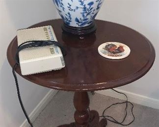 Round Side Table, Blue Birds Lamp