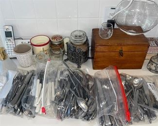 Lots of Silverware Set Flatware