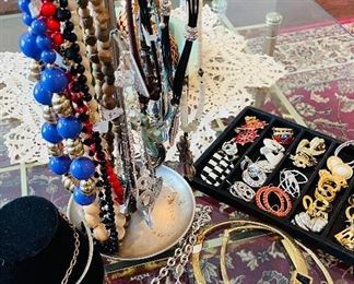 Costume jewelry Earrings Clip and Pierced 