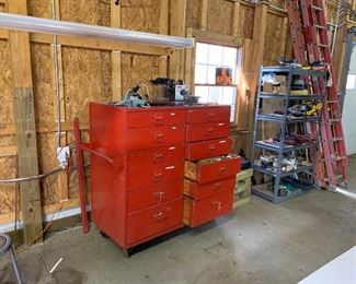 Mobile tool/parts cabinet