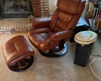 Stressless styled recliner, made by Lane. 
