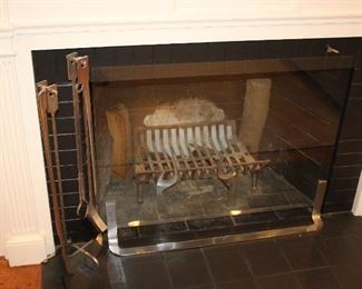 MODERN FIREPLACE SCREEN, TOOLS AND ANDIRONS