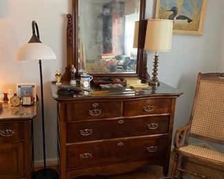 Antique dresser w/mirror