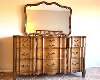 Huntley dresser