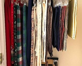 Tablecloths and cloth placemats