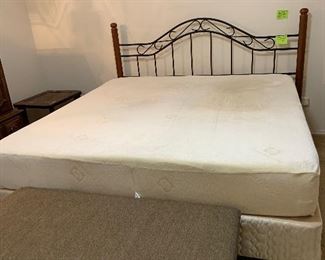 king memory foam mattress set and bed bench