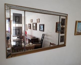 Mirror with some very interesting details!