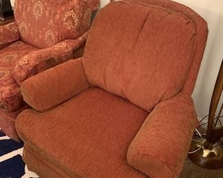 Comfortable high end swivel rocker 