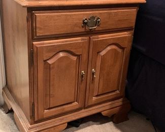 Like new maple night stand. Part of bedroom set, can be purchased together for package price or separately. 