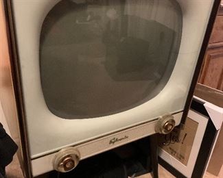 Sylvania mid century Halolight television. New old stock good picture tube installed but not connected. Halo light works. (According to note taped to tv) 