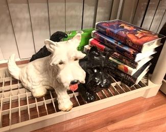 Disney vhs, Scottie dog statue 