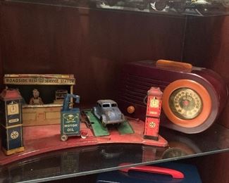 Fada bullet catalin radio, Marx roadside rest stop tin toy 