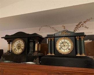 Visible movement clock 