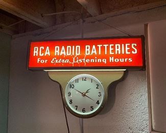 1940’s RCA radio batteries sign / clock