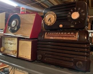 Atomic radio, clock radios