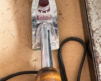 Sealector Tacking Iron 