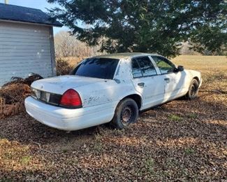 2002 Crown Victoria for Parts