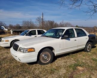2002 Crown Victoria 125,208 miles Runs