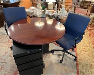 SMALL CONFERENCE TABLE WITH SWIVEL CHAIRS
