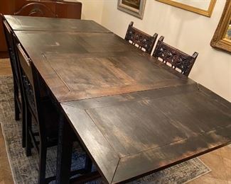 19TH CENTURY CARVED TABLE WITH 8 CHAIRS