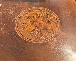 ANTIQUE ROUND TABLE WITH INLAY