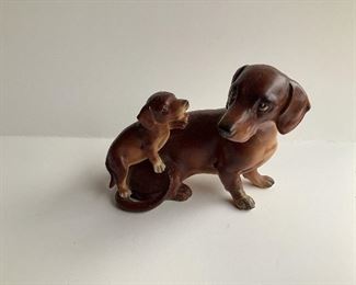 Daschshund figurine 