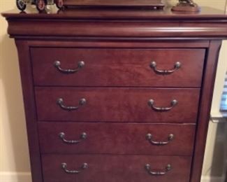 Chest of Drawers, excellent condition