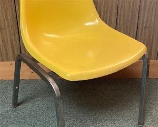 Vintage Krueger Fiberglass Chair