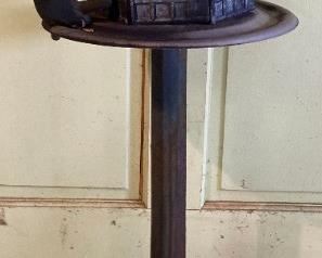 Metal Pagoda Bird Feeder