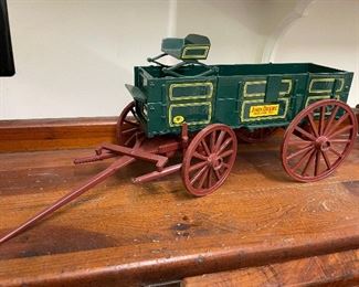 Here we have a rare John Deere Expo ‘94 New Orleans 2000 horse drawn die cast wagon.