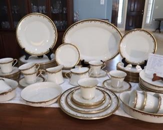$695.00  - 67 Pc Lenox Gold Trimmed Eclipse in excellent condition 