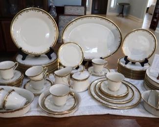 $695.00  - 67 Pc Lenox Gold Trimmed Eclipse in excellent condition 