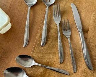 Oneida Twin Star Flatware 38 Pieces