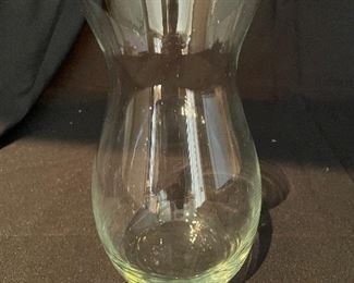 #1040A - Clear vase - $2