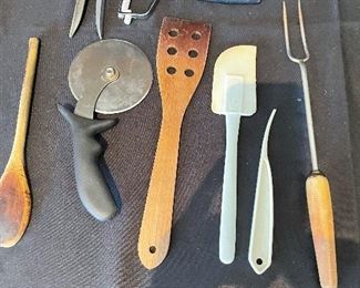 #1049A - Misc kitchen - $3