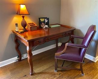 office desk & leather chair