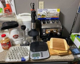 popcorn maker, rice maker, Link Chef food prep appliance, Black & Decker toaster, Weight Watchers scale, etc.