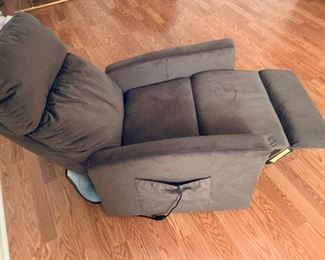 Electric recliner like new $150