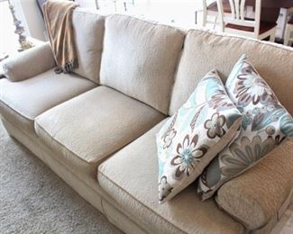 Thomasville neutral sofa.