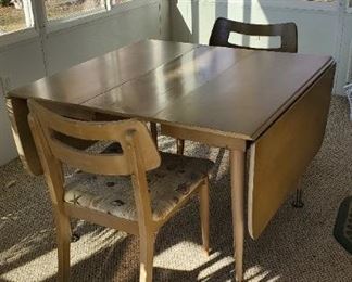 drop leaf table chairs