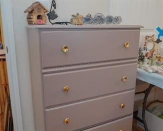 Chest of drawers