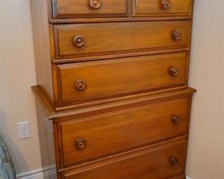 Chest of drawers