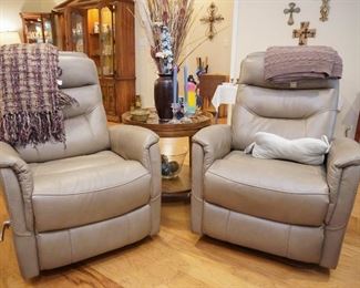 Matching recliners