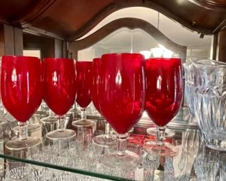 Set of 8 red goblets