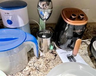 Hamilton Beach jadeite mixer, Air Fryer, Iced Tea maker