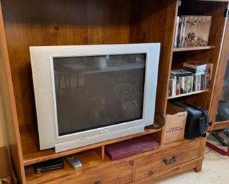 Entertainment cabinet