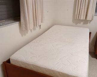 Twin Adjustable TempurPedic mattress
