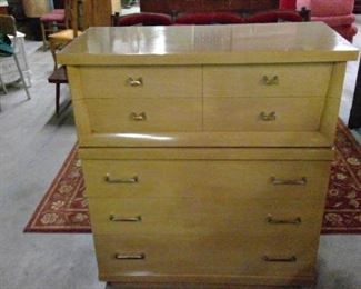 Midcentury chest of drawers by Cavalier