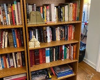 2 open bookcases in oak